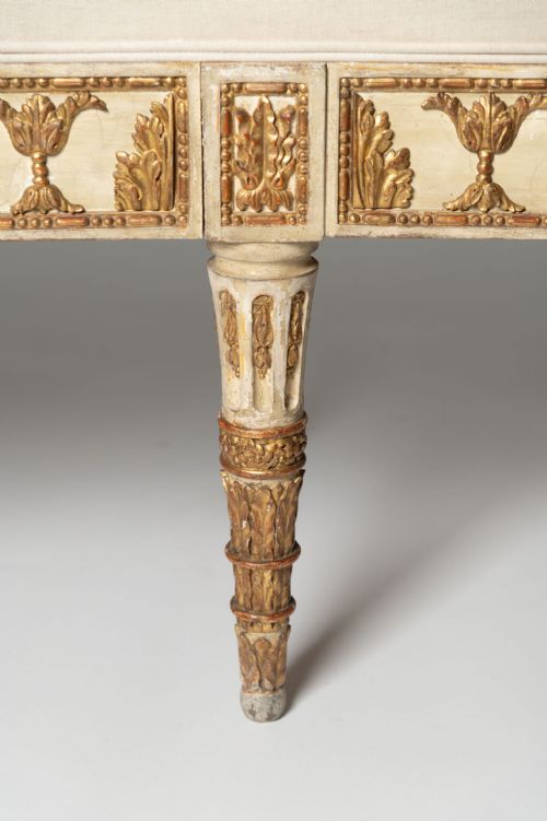 PAIR OF ANTIQUE ITALIAN STOOLS - ADDITIONAL PHOTO 5