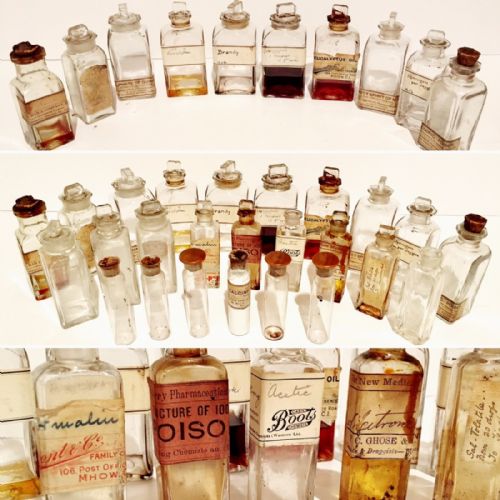 fig 2. Antique Victorian Leather Doctor's Apothecary Medicine Case with Bottles