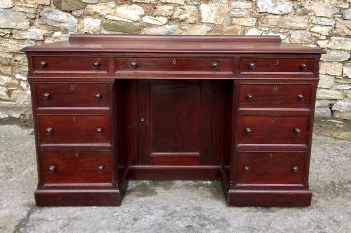 Victorian Mahogany Kneehole Desk