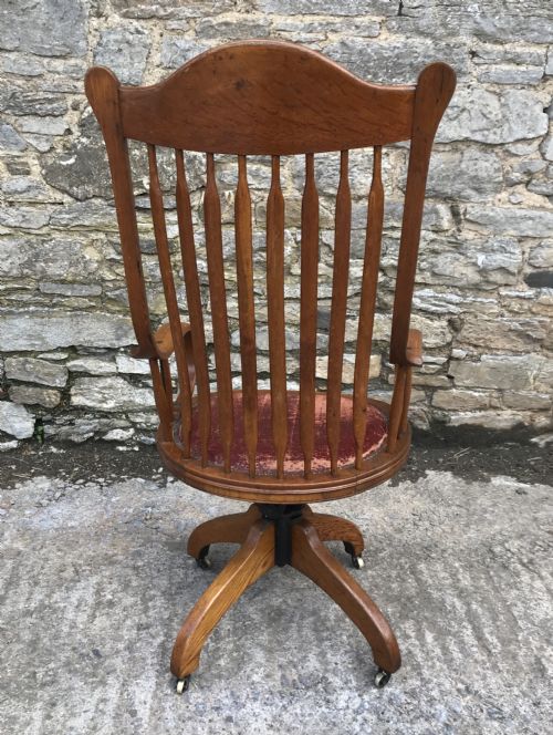 fig 1. Antique American Swivel Office Desk Chair