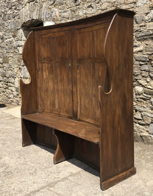 fig 1. Large Antique Westcountry Pine Bacon Settle