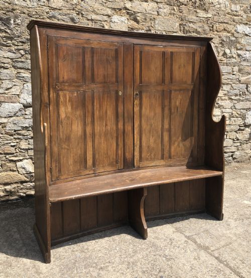 fig 2. Large Antique Westcountry Pine Bacon Settle