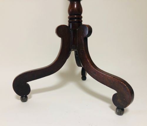 fig 2. Antique Regency Mahogany Wine Table