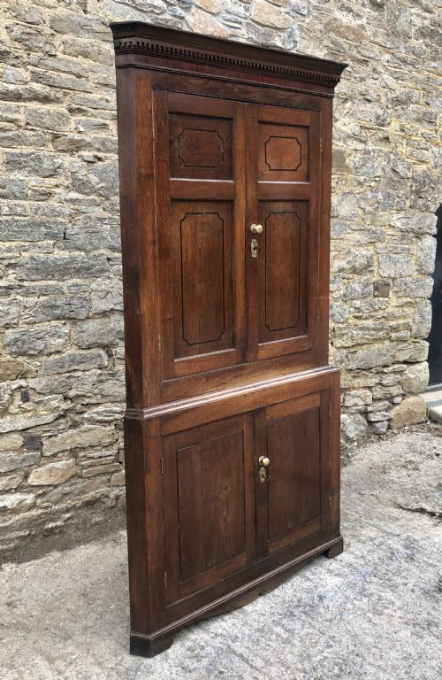 fig 1. Large Georgian Oak Floorstanding Corner Cupboard
