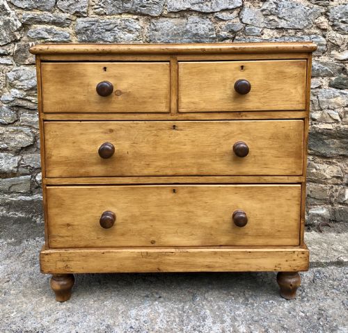 Small Victorian Pine Chest of Drawers