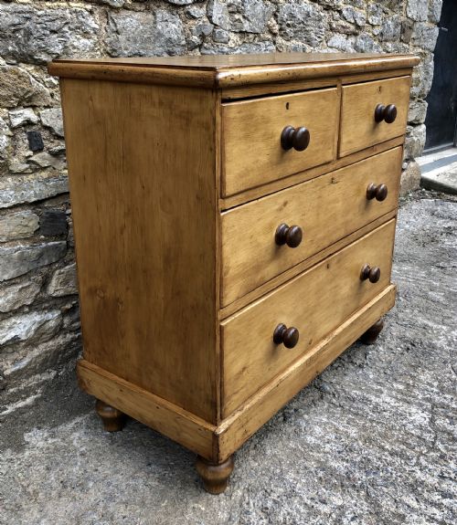 fig 2. Small Victorian Pine Chest of Drawers