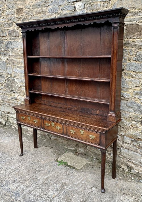 fig 1. 18th Century Georgian Oak Dresser
