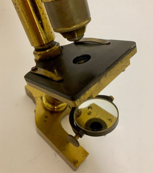fig 3. Antique Microscope by E.Hartnack & Co