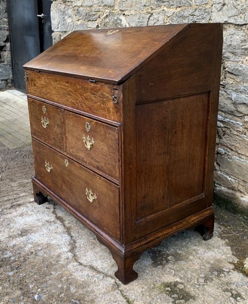 fig 1. 18th Century Georgian Oak Crossbanded Bureau