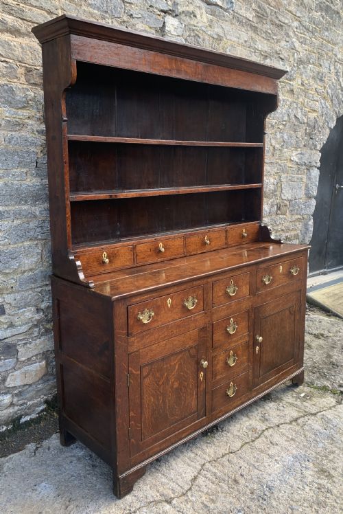 fig 2. Georgian Welsh Oak Dresser