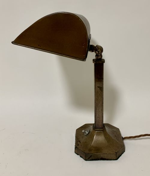 fig 1. Antique Bankers Style Desk Lamp