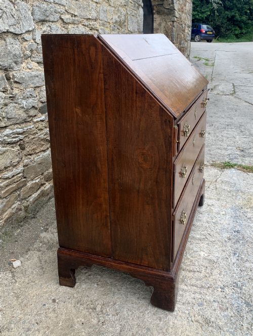 fig 2. Georgian Oak Bureau