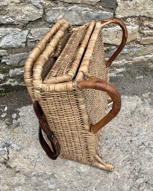 fig 1. Vintage Wicker Folding Canoe Picnic Chair