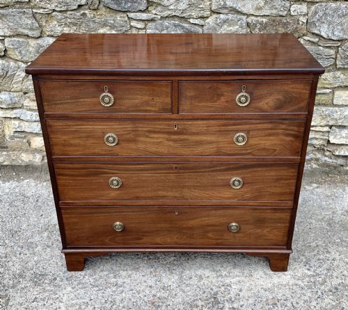 fig 1. Georgian Mahogany Chest of Drawers