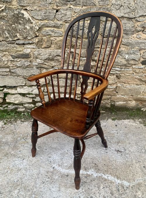 fig 2. Antique Windsor Chair with Crinoline Stretcher