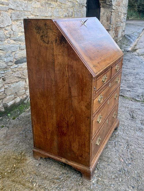 fig 3. Georgian Oak Cross Banded Bureau