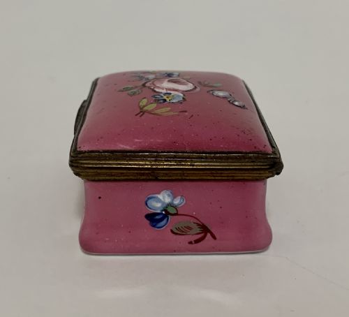 fig 1. 18th Century Georgian Bilston Enamel Floral Pill Box