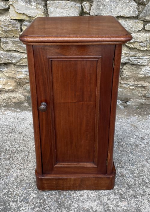 Victorian Mahogany Pot Cupboard