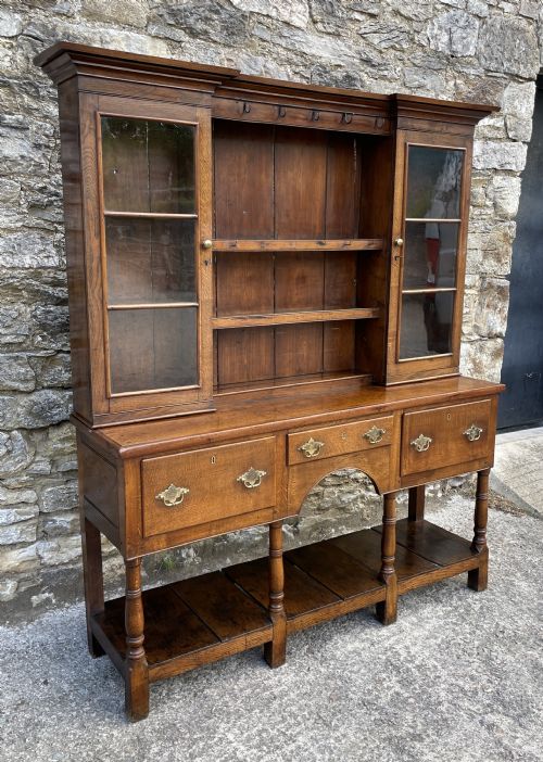 fig 1. Antique Welsh Oak Potboard Dresser