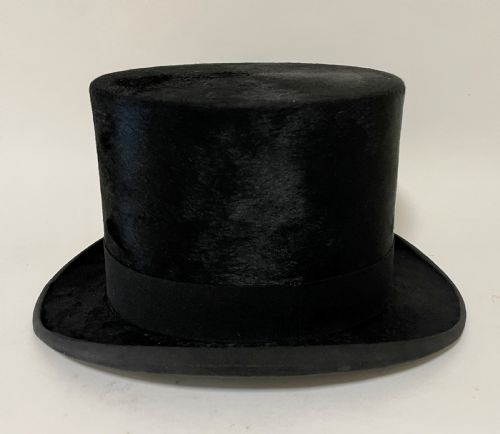 fig 1. Antique Silk Top Hat in Leather Case