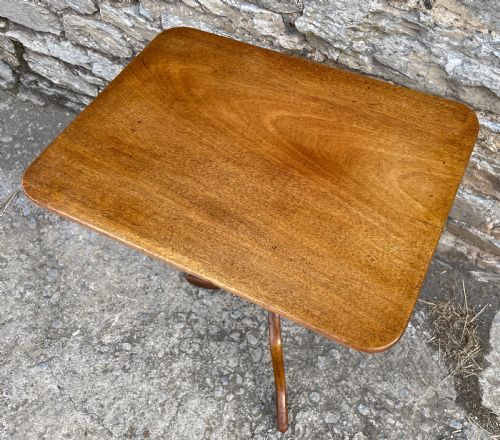 fig 1. Antique Georgian Mahogany Tilt Top Wine Table