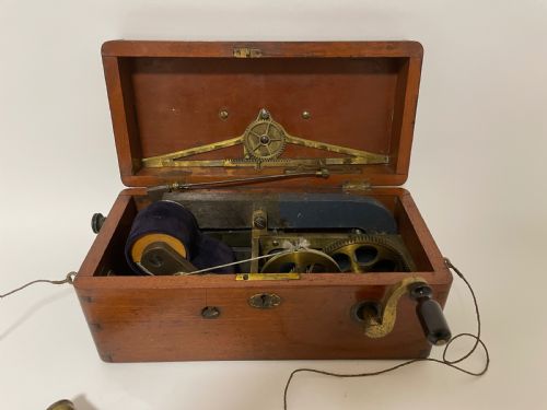 fig 1. Victorian Electric Shock Machine with Dial