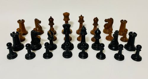 Antique Early Victorian Staunton Pattern Weighted Chess Set