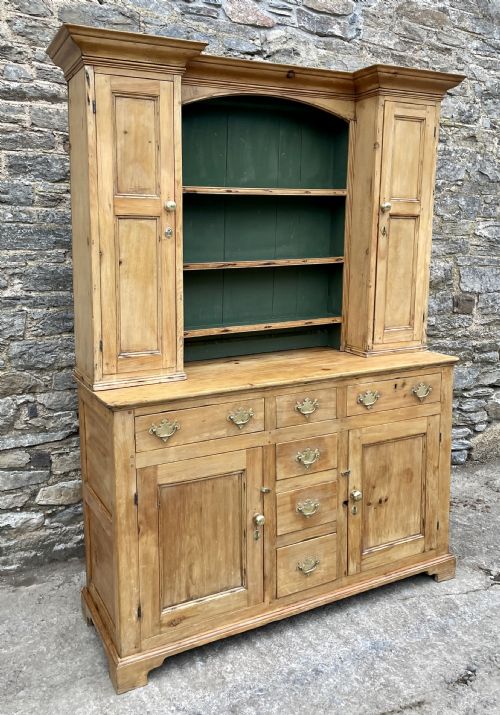 fig 1. Antique Georgian Pine Dresser