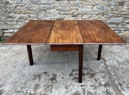 George III Mahogany Gateleg Dining Table