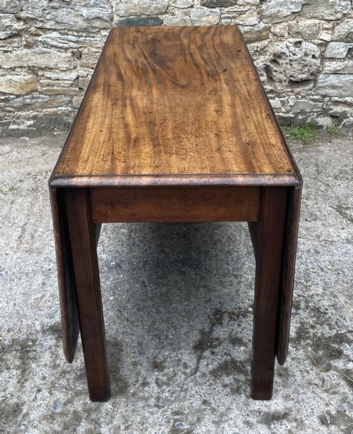 fig 1. George III Mahogany Gateleg Dining Table