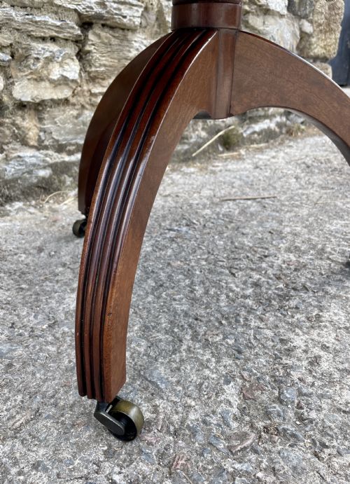 GEORGIAN MAHOGANY TWO TIER DUMB WAITER - ADDITIONAL PHOTO 15