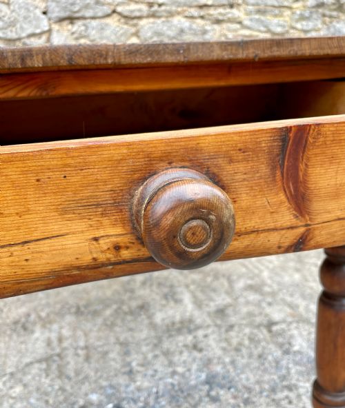 fig 2. Victorian Pine Farmhouse Table