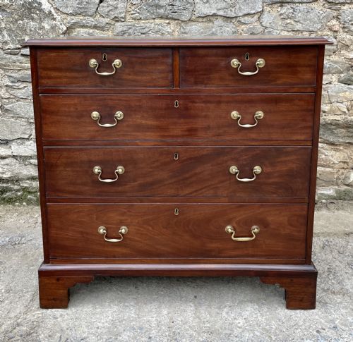 fig 1. Georgian Mahogany Chest of Drawers