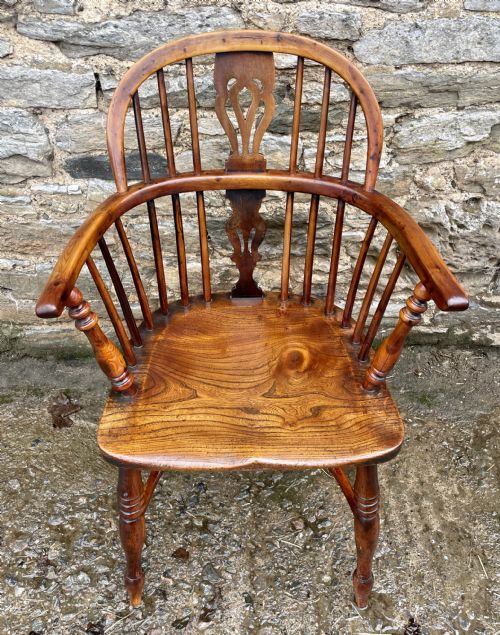fig 1. Antique Yew Wood and Elm Windsor Chair