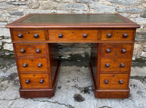 Victorian Mahogany Pedestal Desk