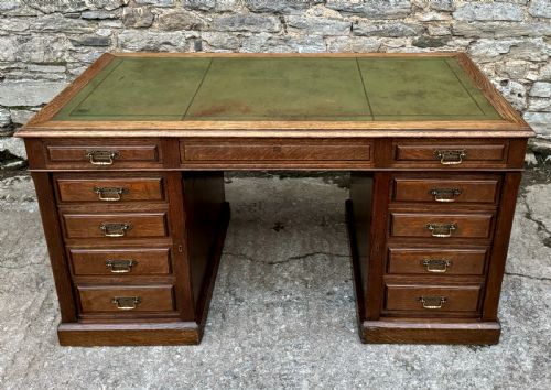 fig 1. Large Edwardian Oak Partners Desk