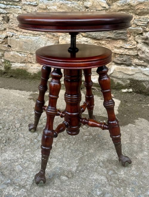 fig 1. Antique Adjustable Music Stool by Thomas Organ Co