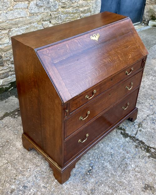 fig 1. Georgian Oak Bureau