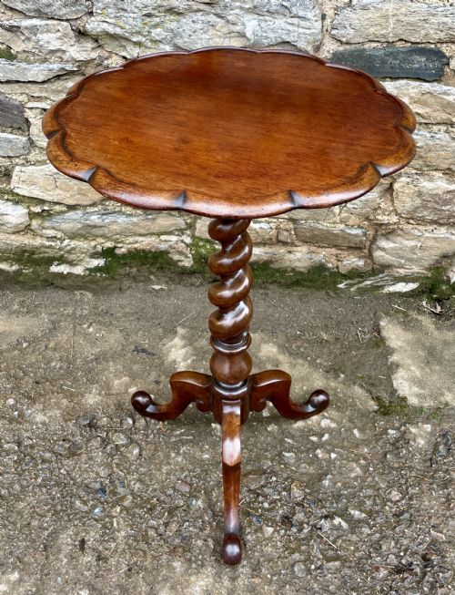fig 1. Victorian Mahogany Wine Table