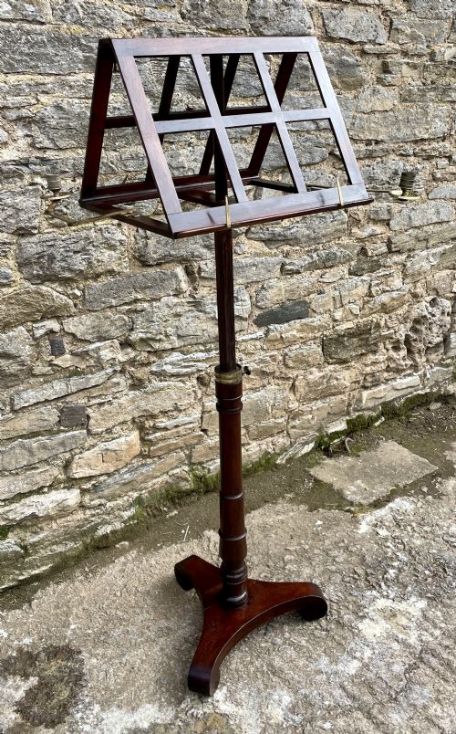 fig 1. Regency Rosewood Adjustable Duet Stand