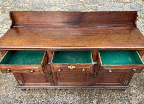 18TH CENTURY GEORGIAN OAK DRESSER BASE - ADDITIONAL PHOTO 16