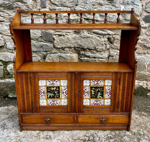 Arts and Crafts Oak Hanging Wall Cabinet