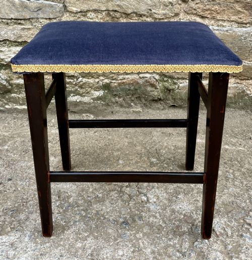 George V 1911 Coronation Stool