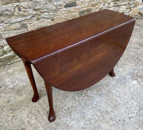 fig 1. Georgian Mahogany Drop Leaf Table