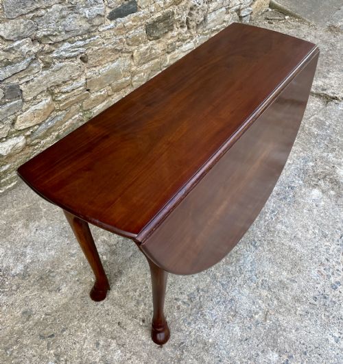 fig 2. Georgian Mahogany Drop Leaf Table