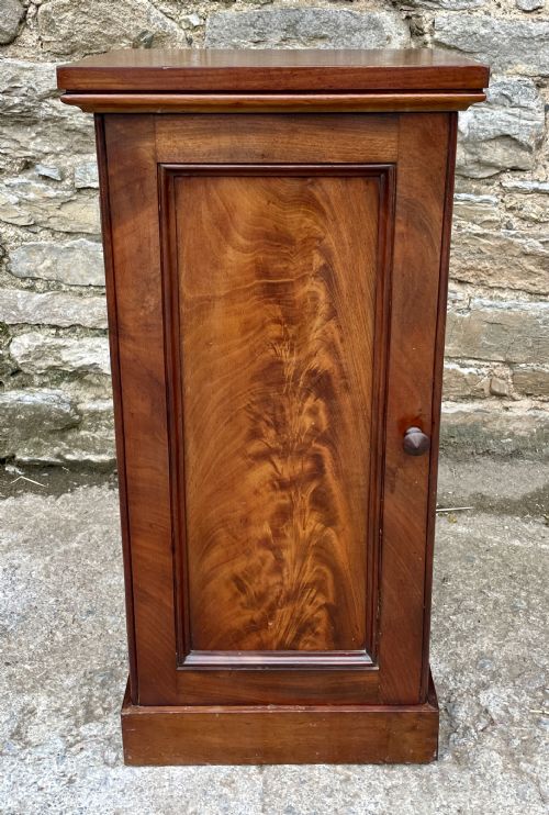 Victorian Mahogany Pot Cupboard