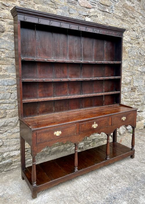 fig 1. Georgian Oak Potboard Dresser