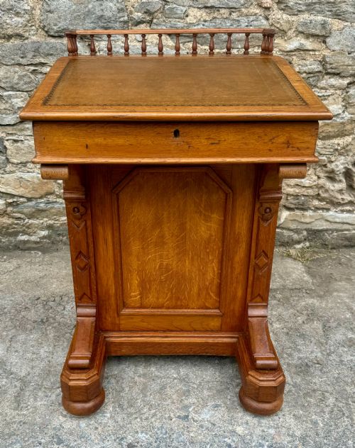 Victorian Golden Oak Davenport