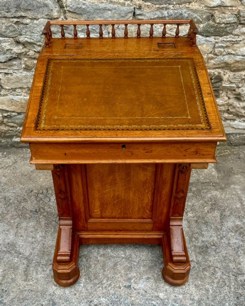 fig 2. Victorian Golden Oak Davenport