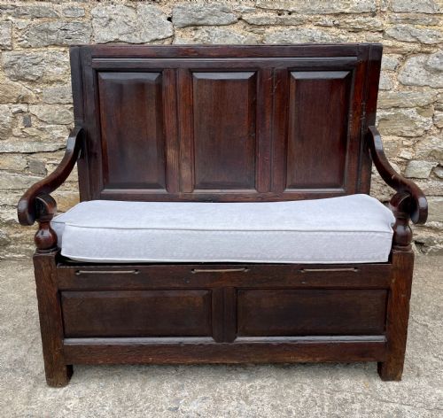 fig 1. Early 18th Century Oak Settle